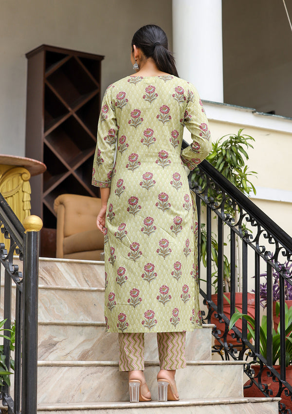 Kaajh Women's Green Floral Printed Cotton Kurta Pant Set - Distacart
