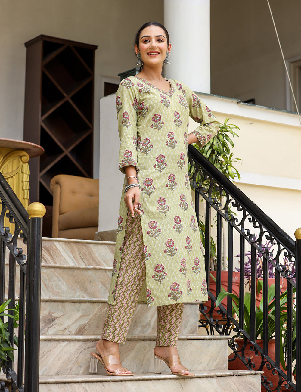 Kaajh Women's Green Floral Printed Cotton Kurta Pant Set - Distacart