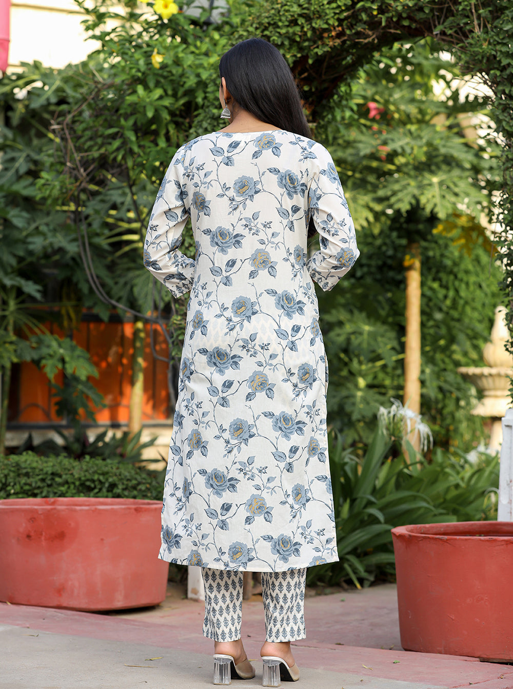 Kaajh Women's Grey Floral Print Cotton Kurta Pant Set - Distacart