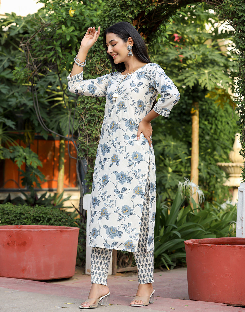 Kaajh Women's Grey Floral Print Cotton Kurta Pant Set - Distacart