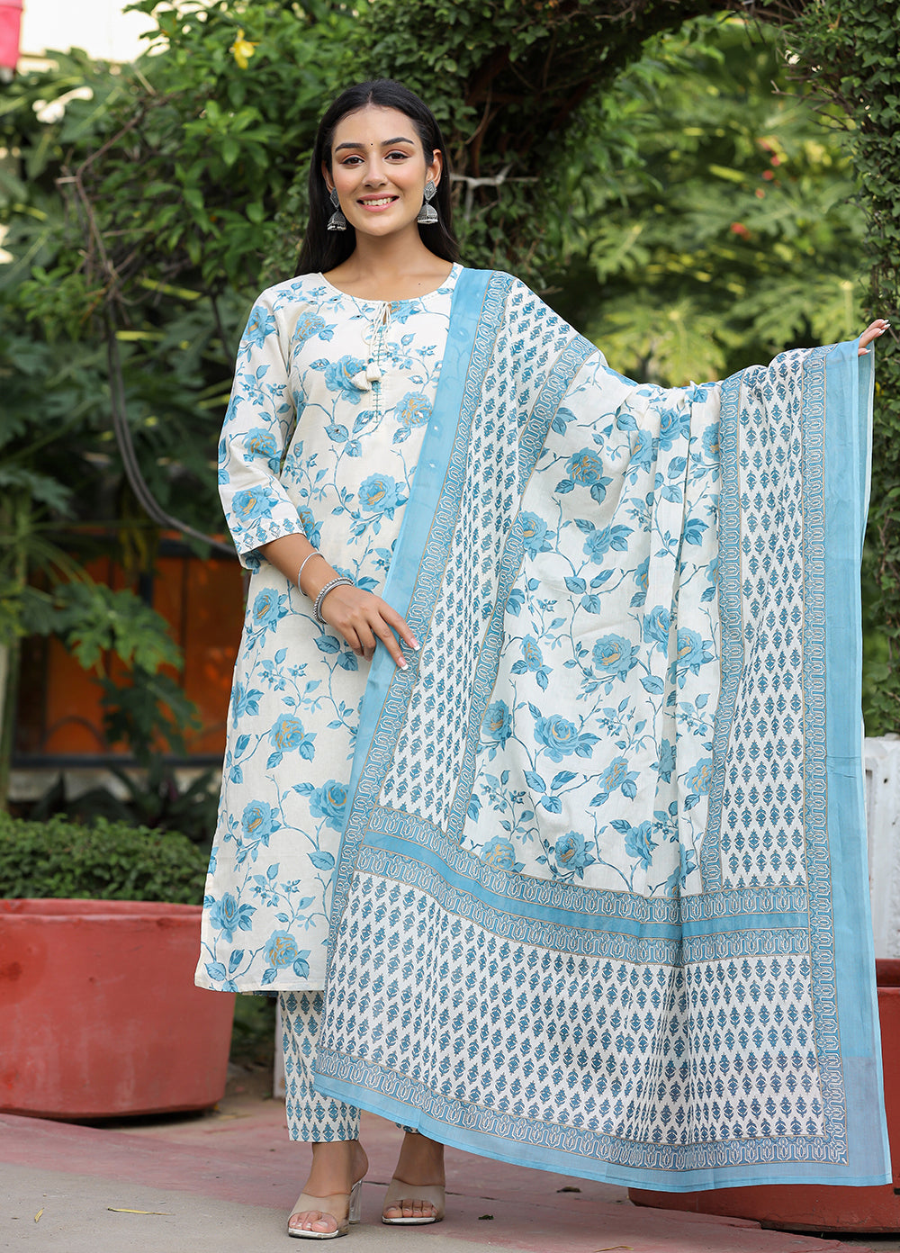 Kaajh Women's Sky Blue Floral Print Cotton Kurta Pant Set With Dupatta - Distacart