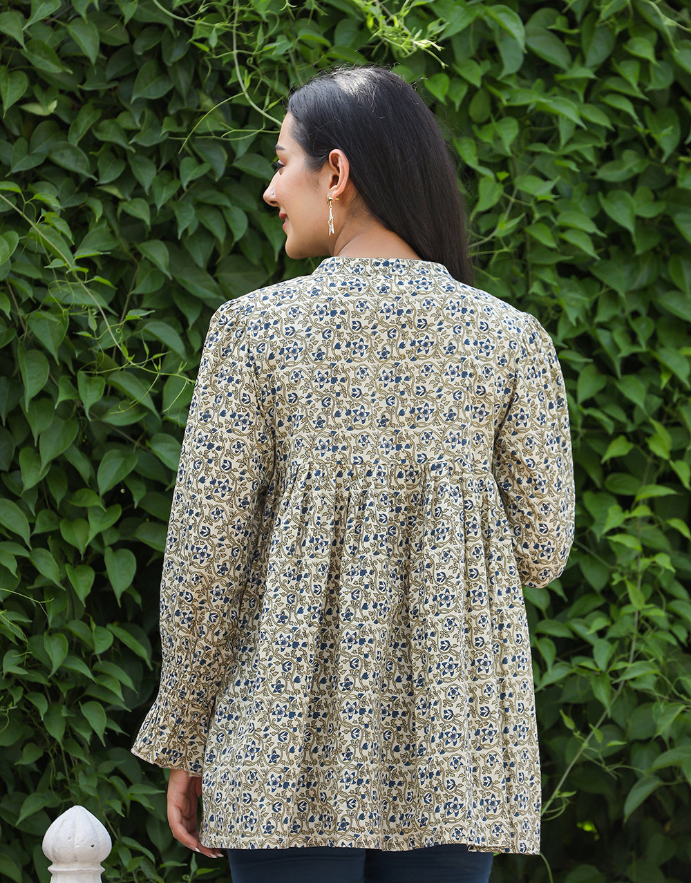 Kaajh Women's Green Printed Cotton Top - Distacart