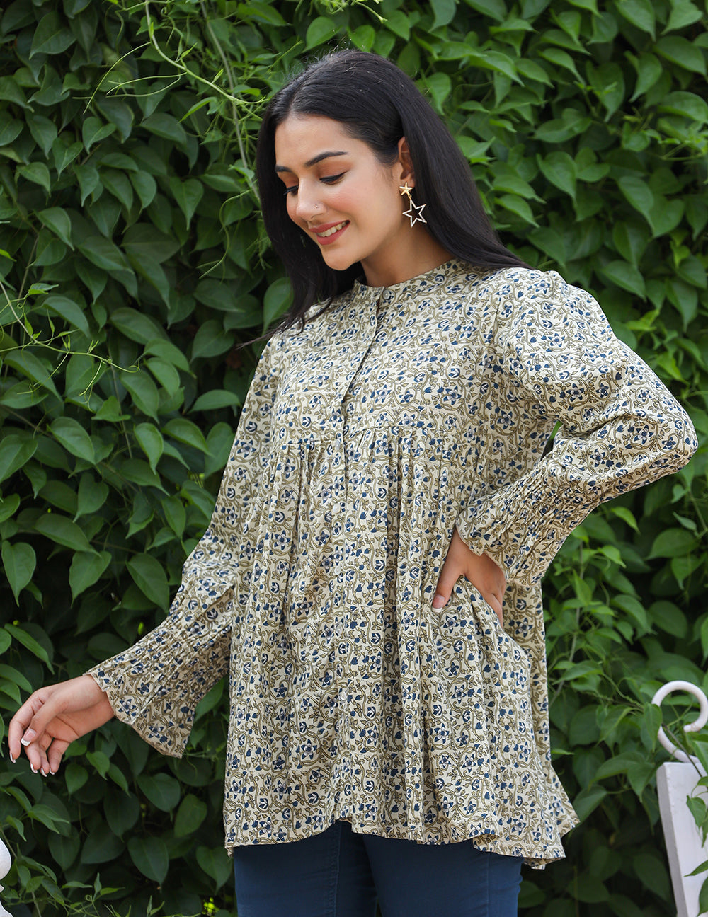 Kaajh Women's Green Printed Cotton Top - Distacart