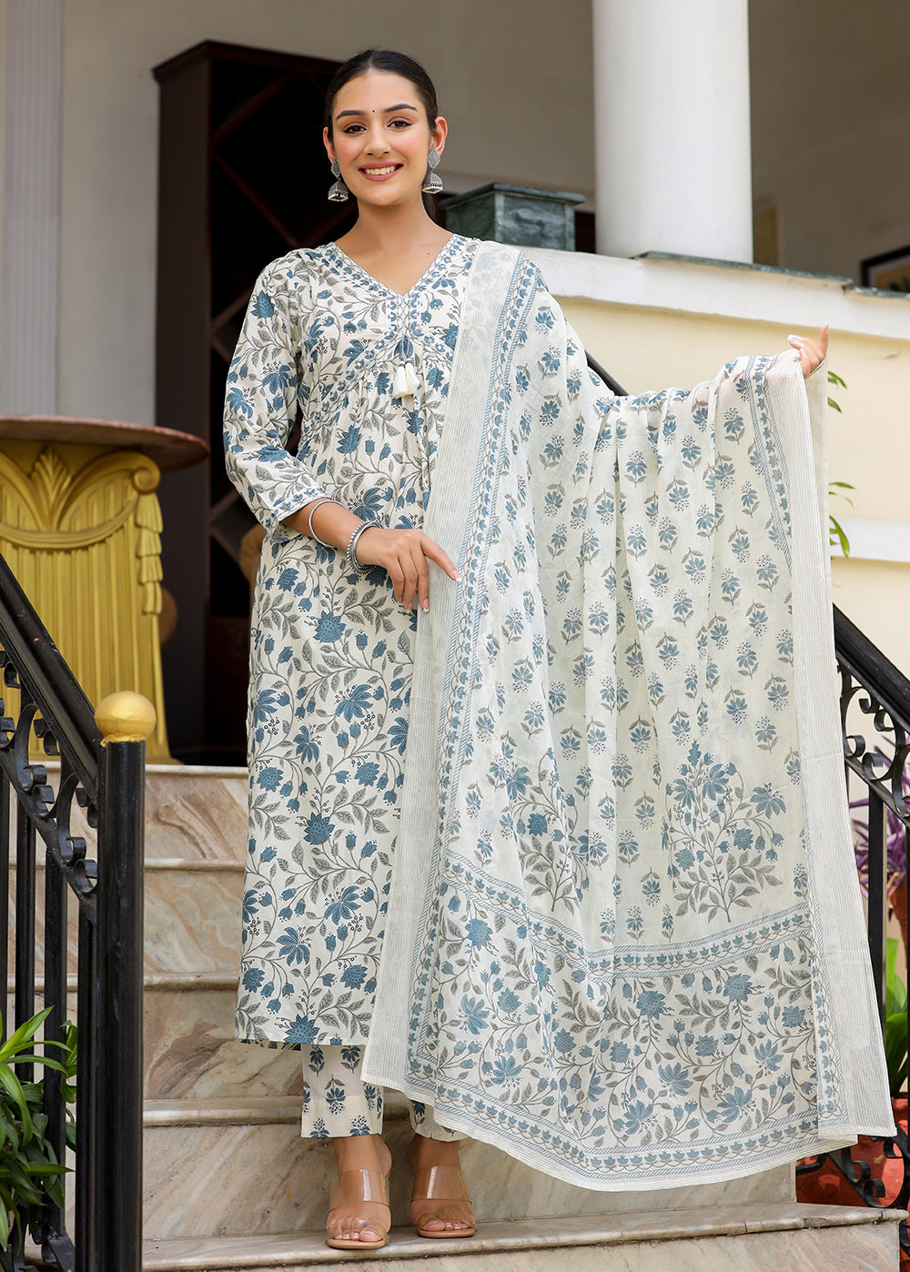 Kaajh Women's White Floral Printed Aaliya Cut Kurta Pant And Dupatta Set - Distacart