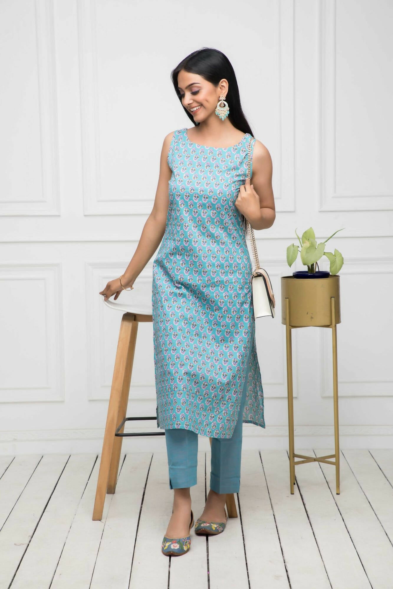 Myshka Women Blue Solid Cotton Straight Round Neck Kurtas - Distacart