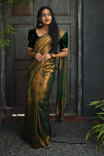 Thumbnail for Vamika Weaving Banarasi Jacquard Green Kanjivaram Saree - Distacart