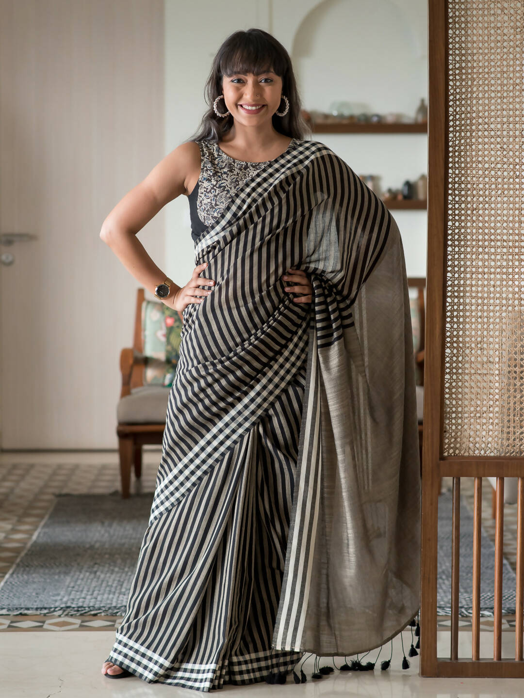 Suta Grey Woven Design Pure Cotton Saree - Distacart