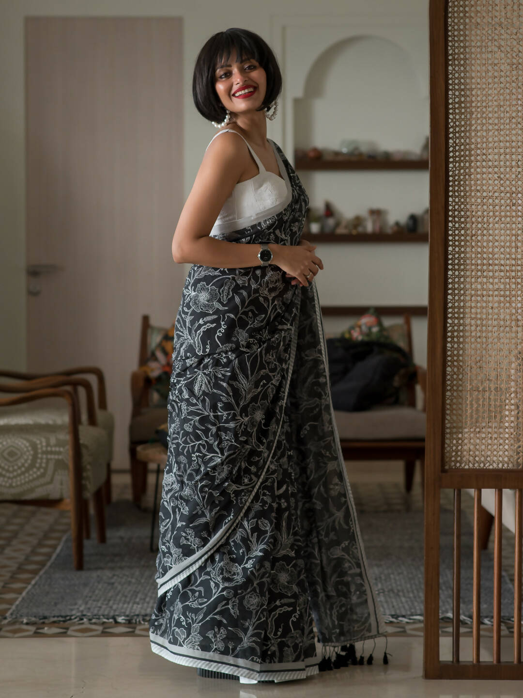 Suta Black Floral Pure Cotton Saree - Distacart