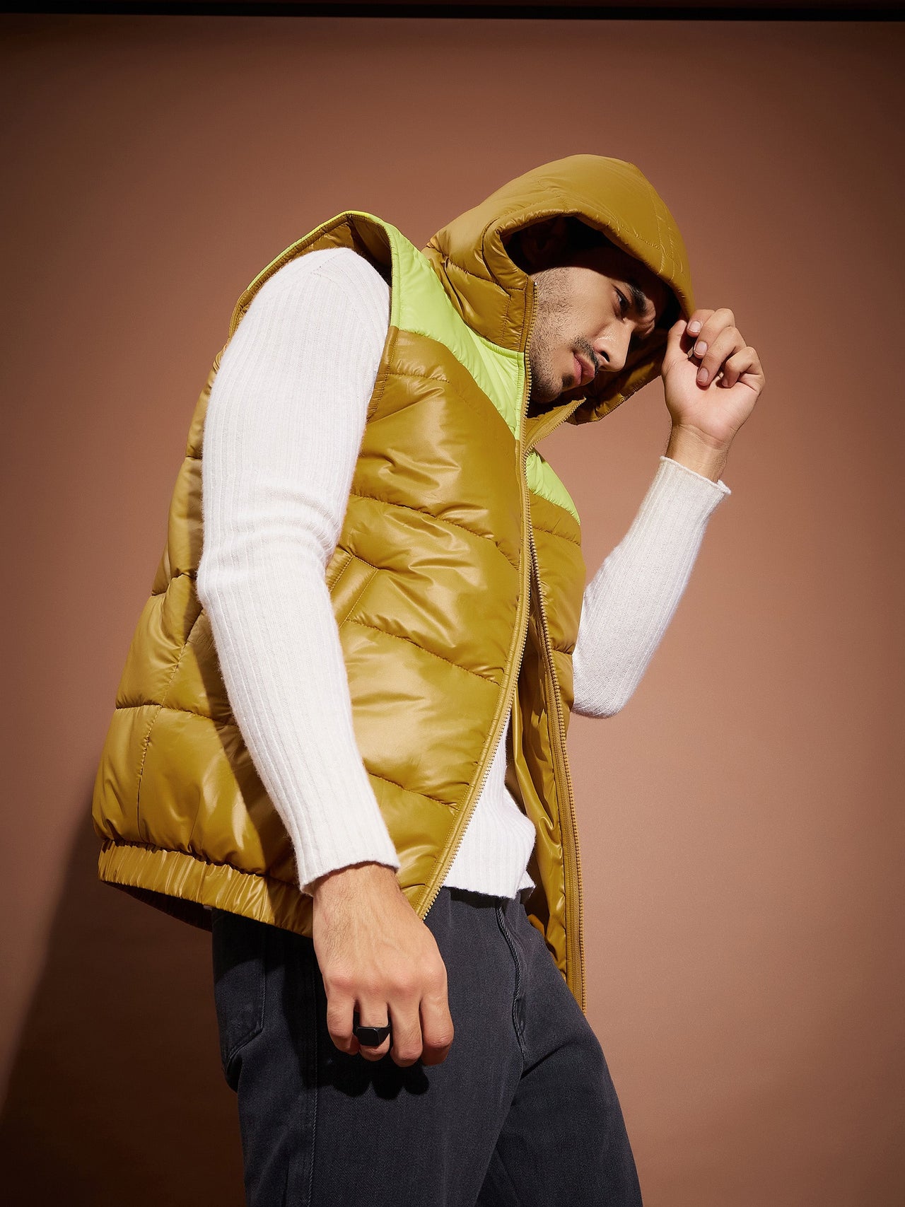 Lyush Men Khaki & Neon Yellow ColorBlock Sleeveless Hoodie Jacket - Distacart