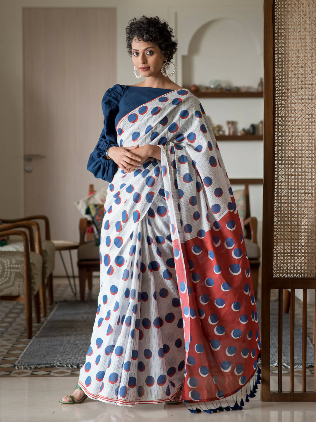 Suta Off White Polka Dots Pure Cotton Saree - Distacart