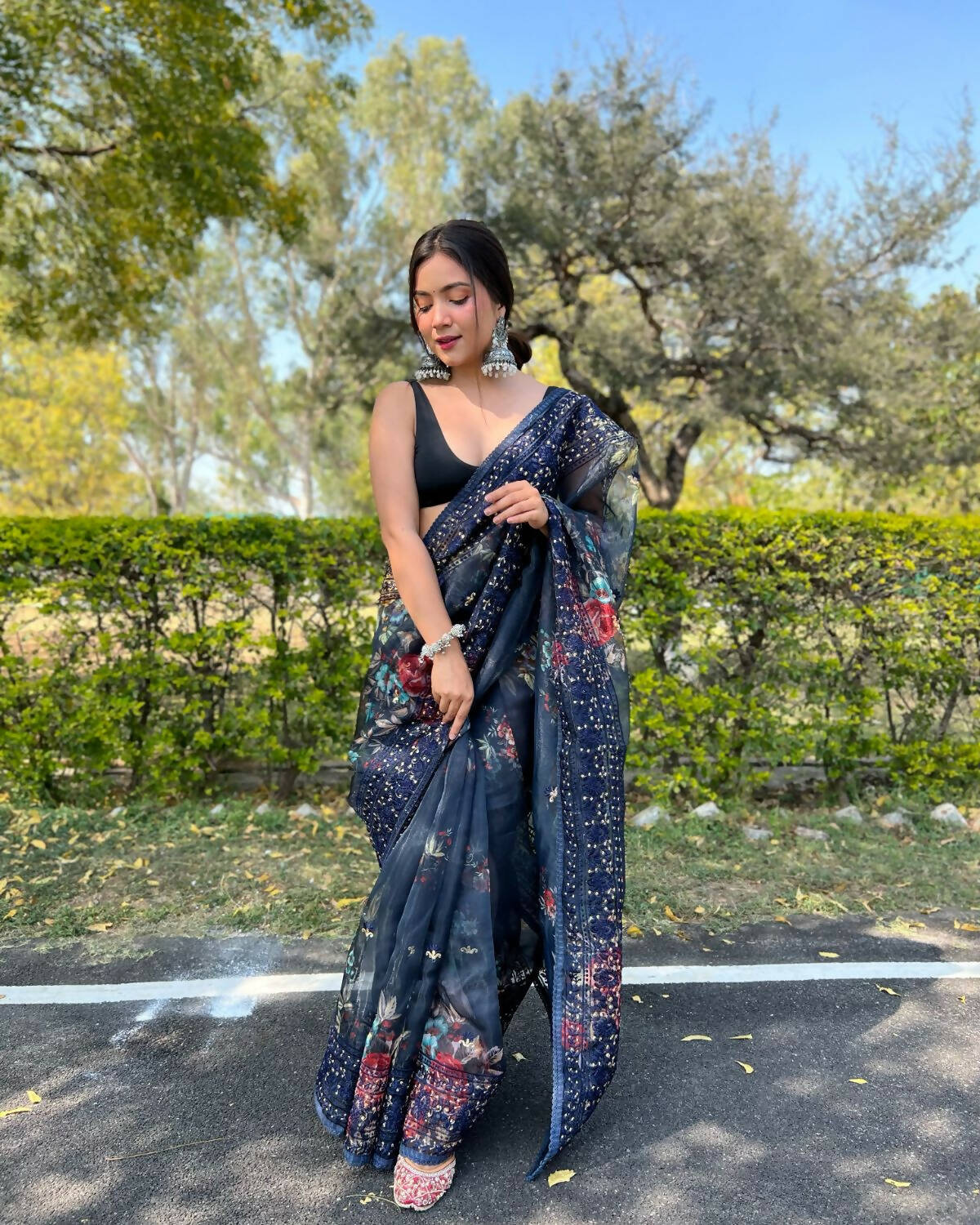 Vastrasky Navy Blue Organza Saree - Distacart