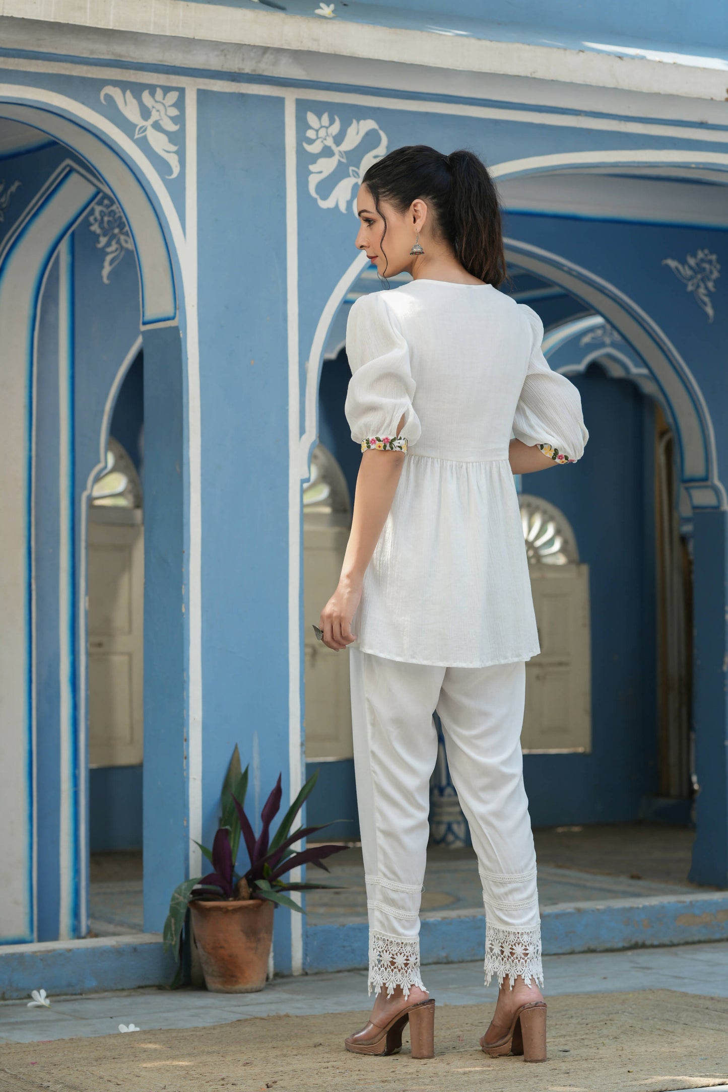 Juniper Women's White Cotton Crepe Floral Embroidered Tunic - Distacart