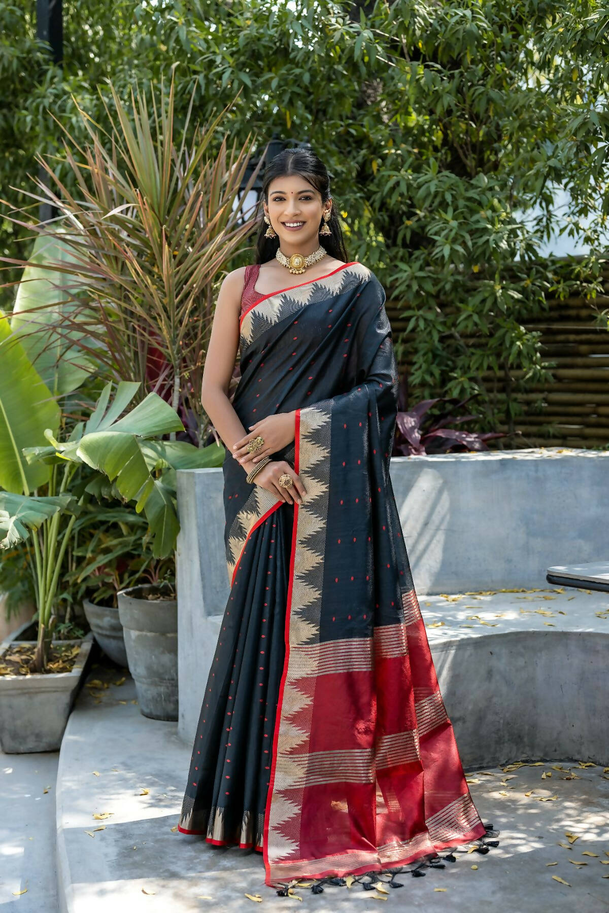 Vishnu Weaves Women's Black Raw Silk Zari Woven Saree with Blouse - Distacart