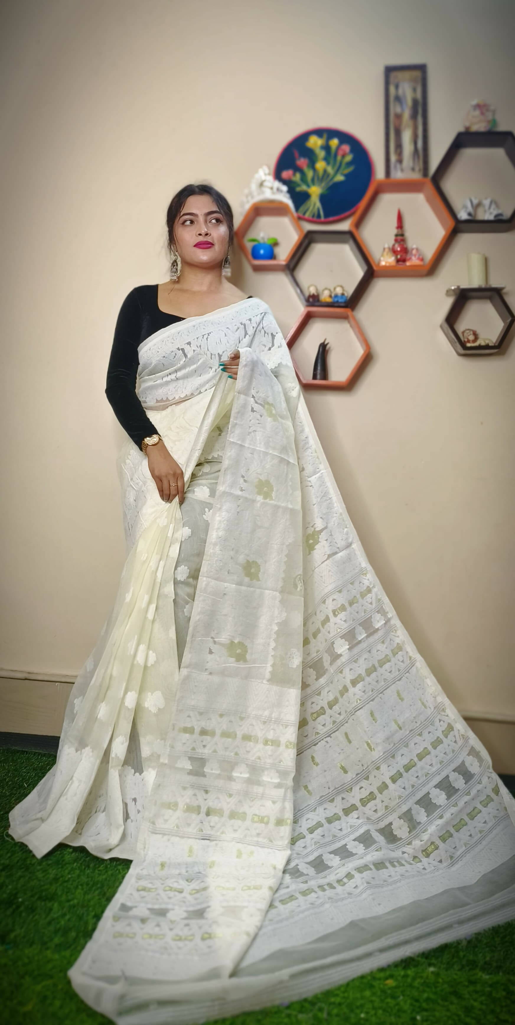 Exclusive Collection Handloom Dhakai Jamdani Saree - Off White - Distacart