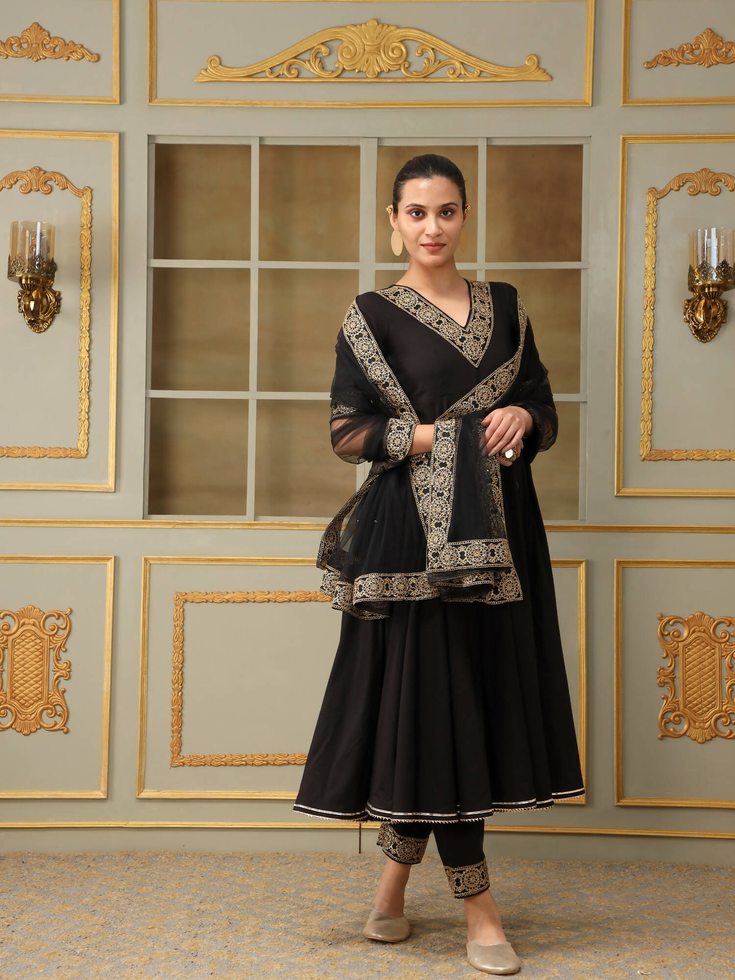 Pomcha Jaipur Black Saadgi Sunheri Lace Black Anarkali Set - Distacart