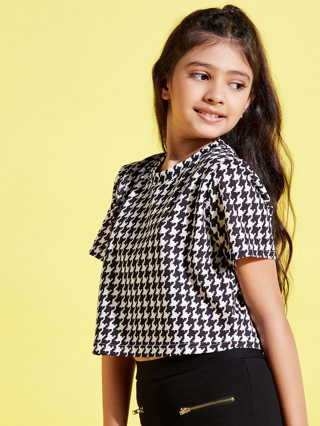 Lyush Black & White Houndstooth Crop Top For Girls - Distacart