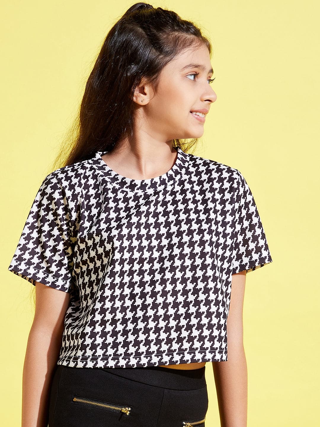 Lyush Black & White Houndstooth Crop Top For Girls - Distacart
