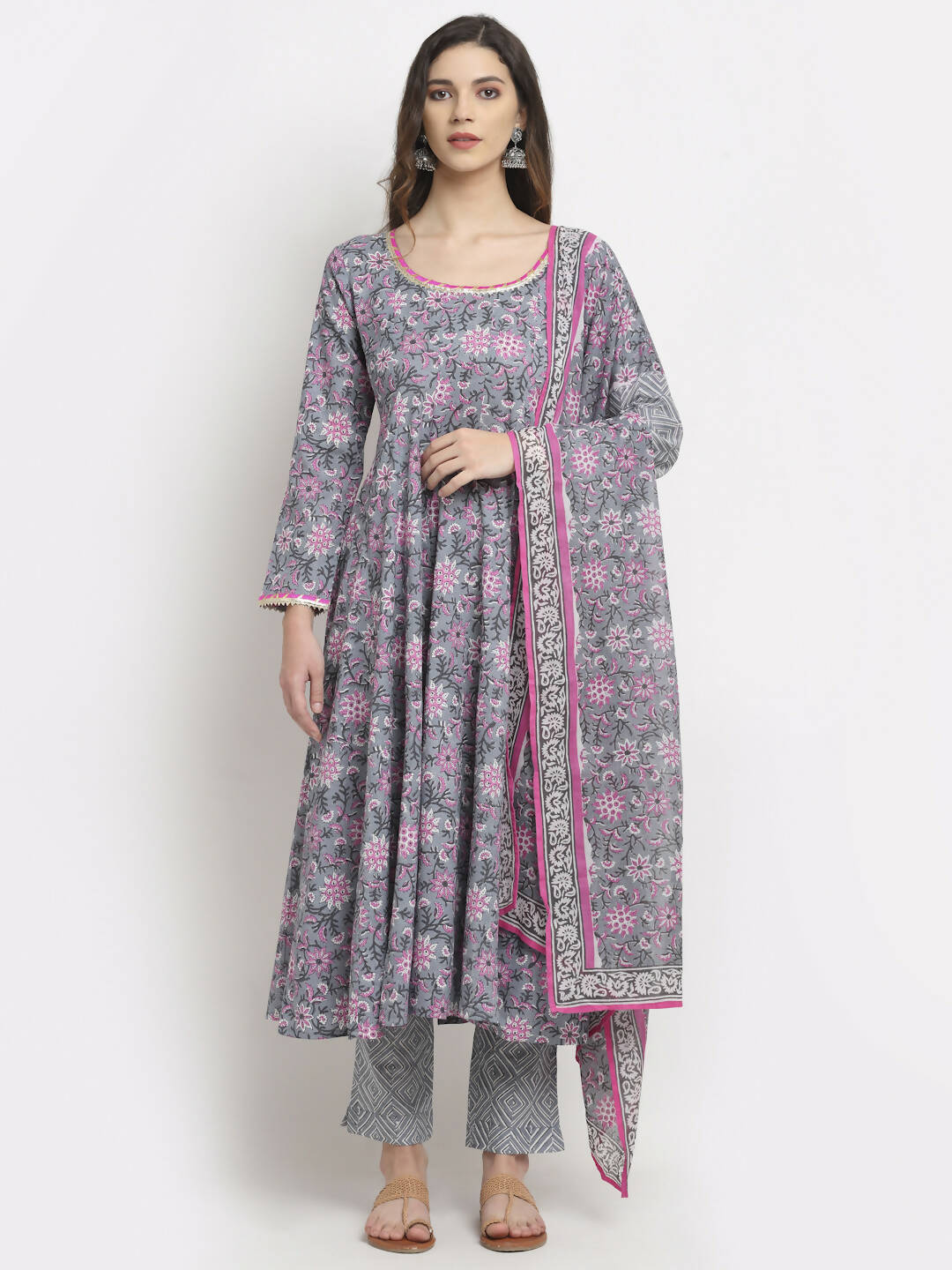 Pin by Sabin Pk on KIRTHI SURESH | Anarkali dress pattern, Indian fashion  saree, Indian designer outfits