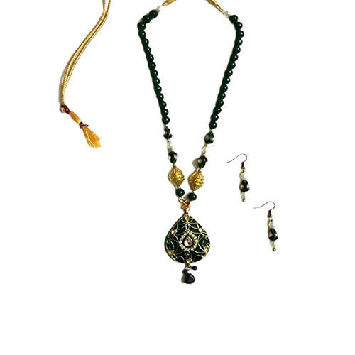 Tiaraa Green Golden Traditional Necklace For Women - Distacart