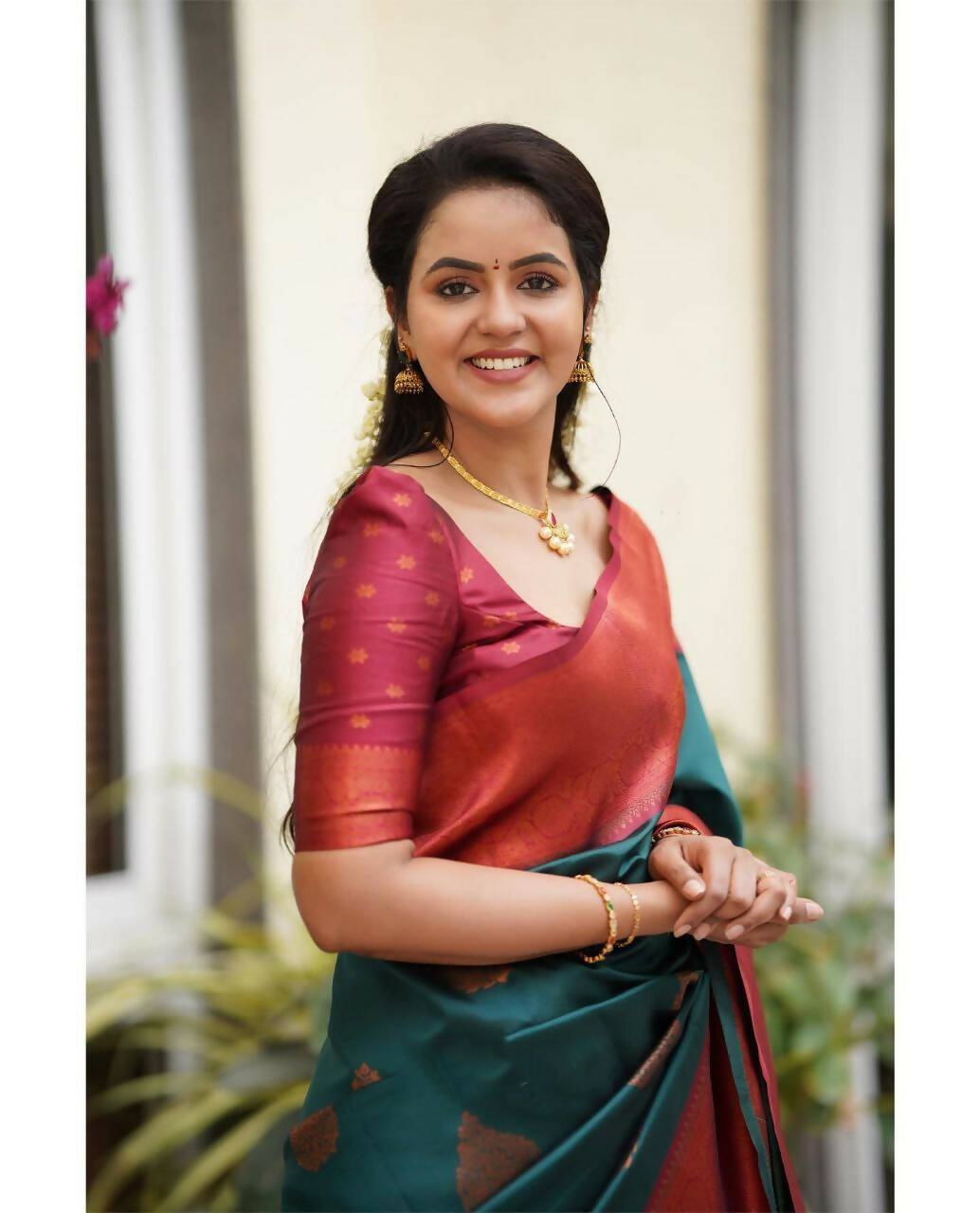 DEIANA'S Beautiful Golden Jari with New Design Soft Lichi Silk Saree - Rama - Distacart