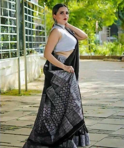 DEIANA'S Beautiful Golden Jari with New Design Soft Lichi Silk Saree - Black - Distacart