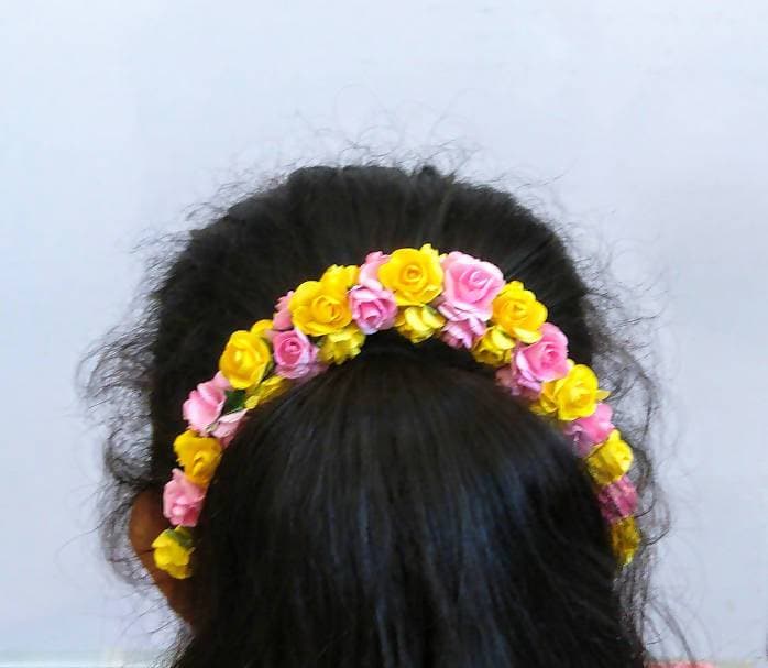 Multicolor Rose Gajra