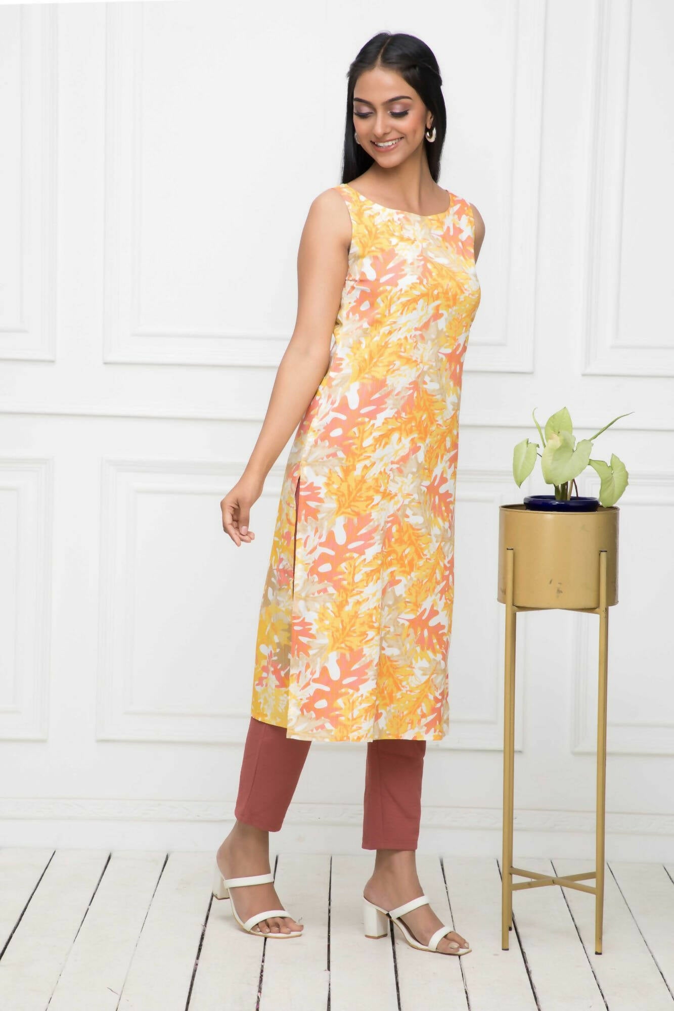 Myshka Multi Floral Women Cotton Straight Round Neck Kurtas - Distacart