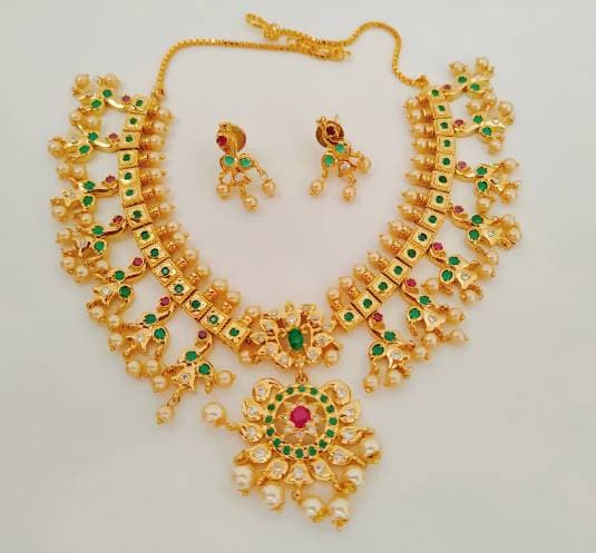 Emeralds Guttapusalu Necklace Set