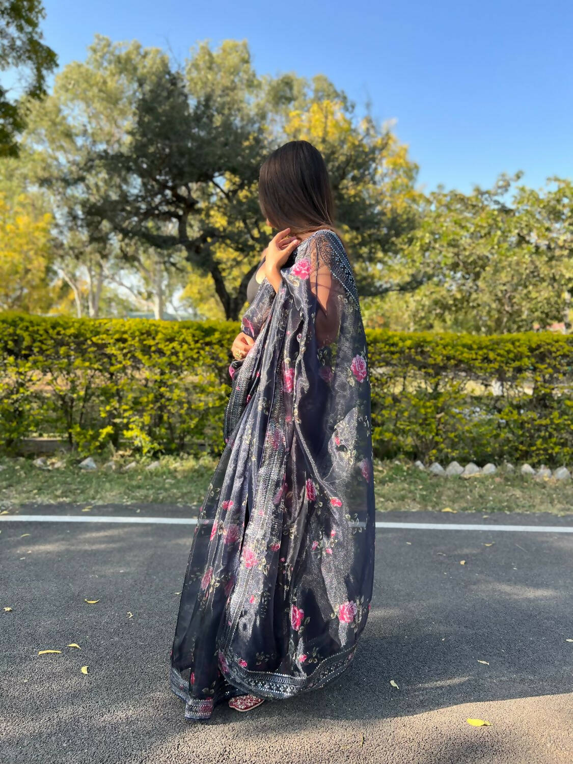 Vamsee Navy Blue Organza Saree - Distacart