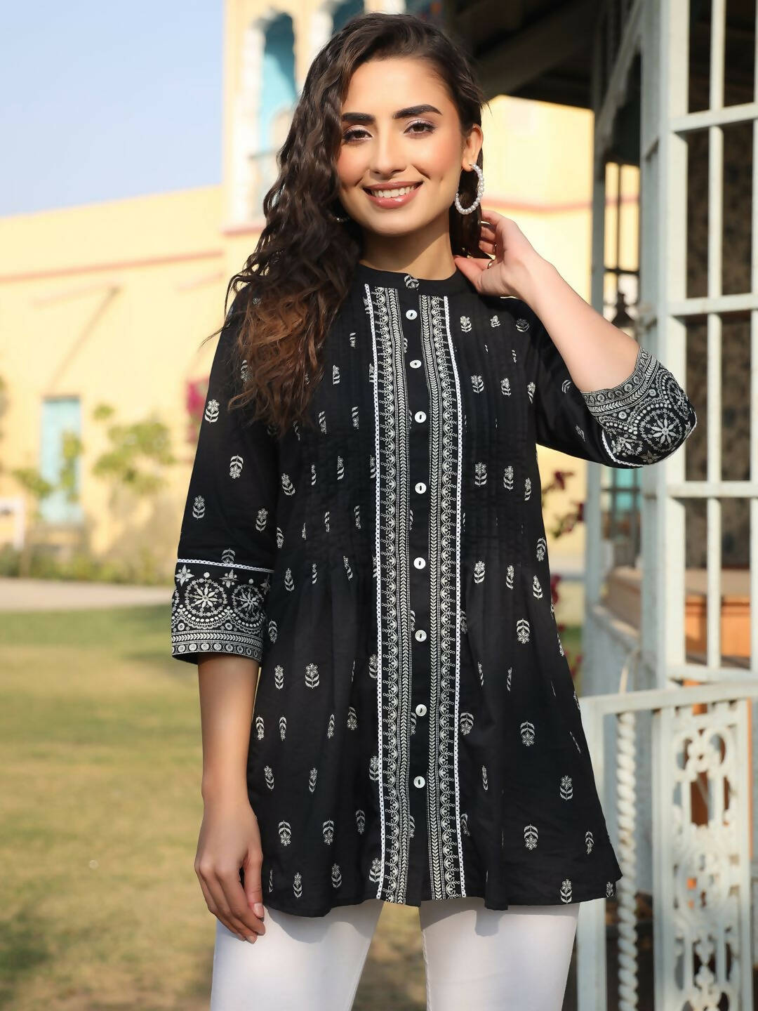 Juniper Women's Black Cambric Floral Printed Tunic - Distacart