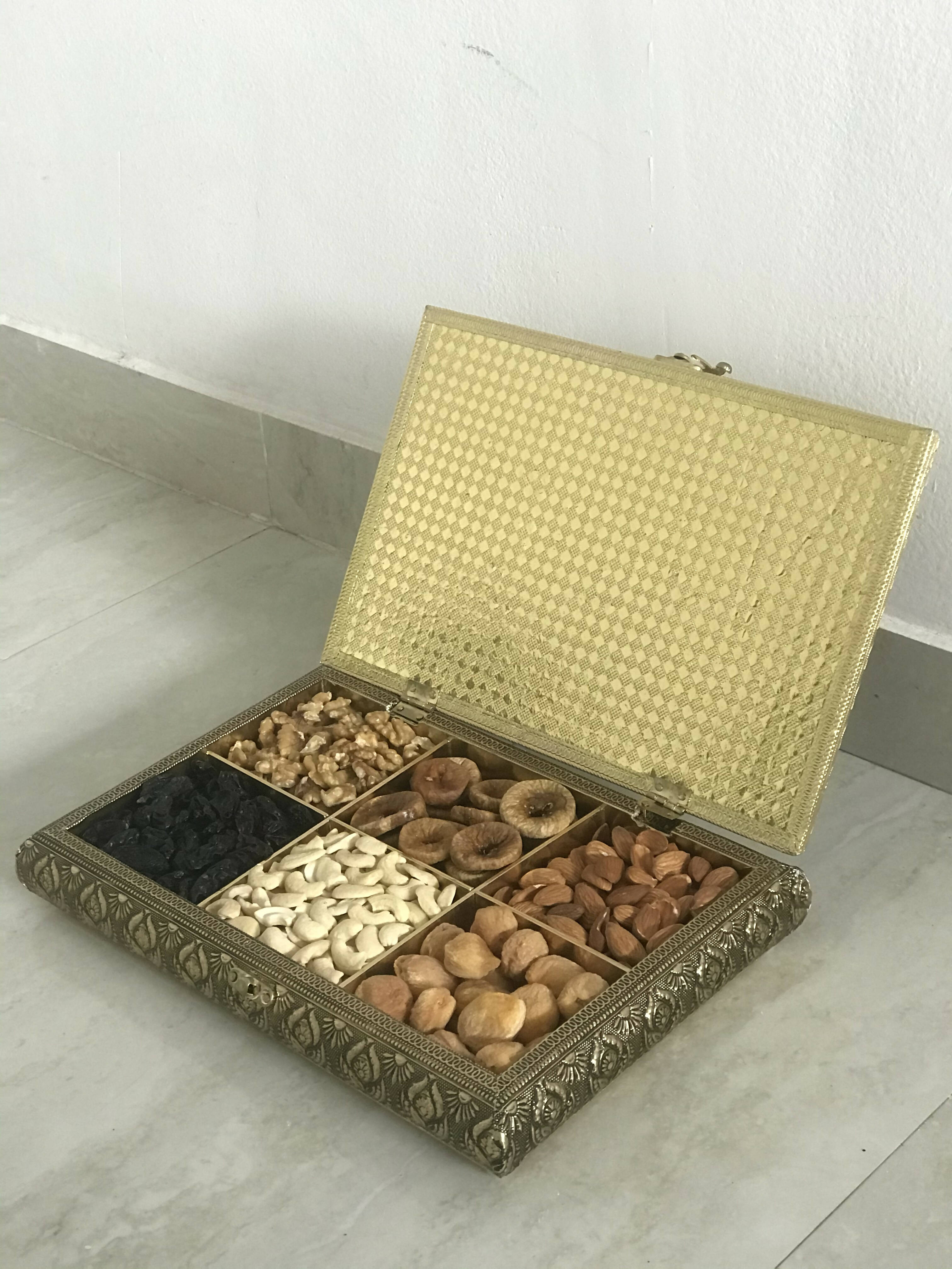 SK Mithaii | Assorted Authentic Indian Doli Design Dry Fruit Box | Almonds | Cashews |Walnuts |Apricots | 6 Partition - Distacart