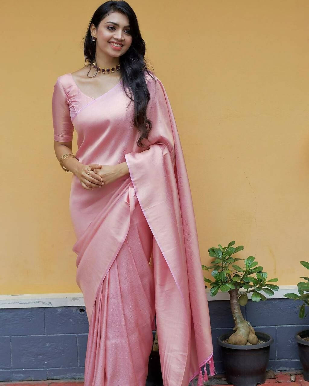 DEIANA'S Beautiful Golden Jari with New Design Soft Lichi Silk Saree - Pink - Distacart