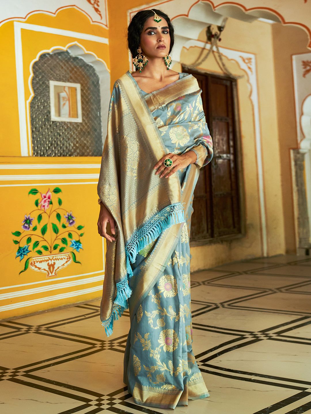 Janasya Grey Banarasi Silk Woven Floral Design Banarasi Saree - Distacart