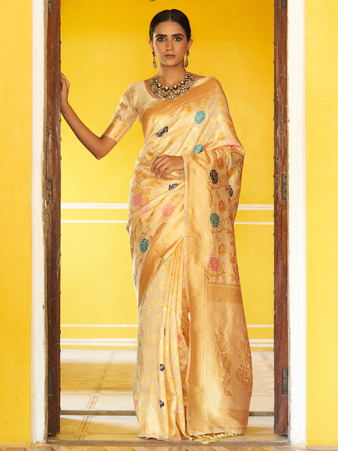 Janasya Cream Banarasi Silk Woven Floral Design Banarasi Saree - Distacart