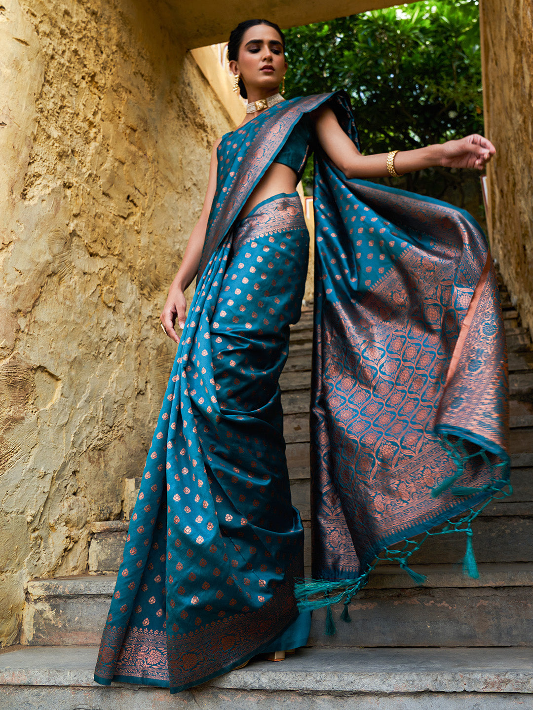 Janasya Green Banarasi Silk Ethnic Motifs Woven Design Saree - Distacart