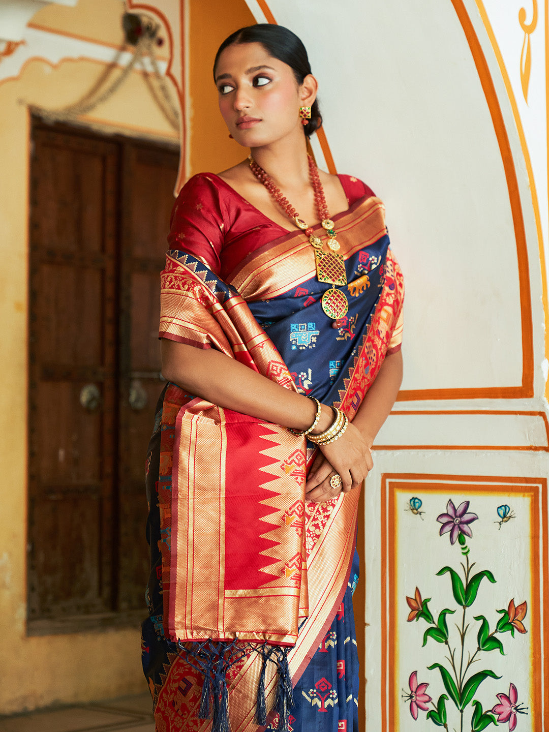 Janasya Navy Blue Cotton Silk Woven Ethnic Motifs Patola Saree - Distacart