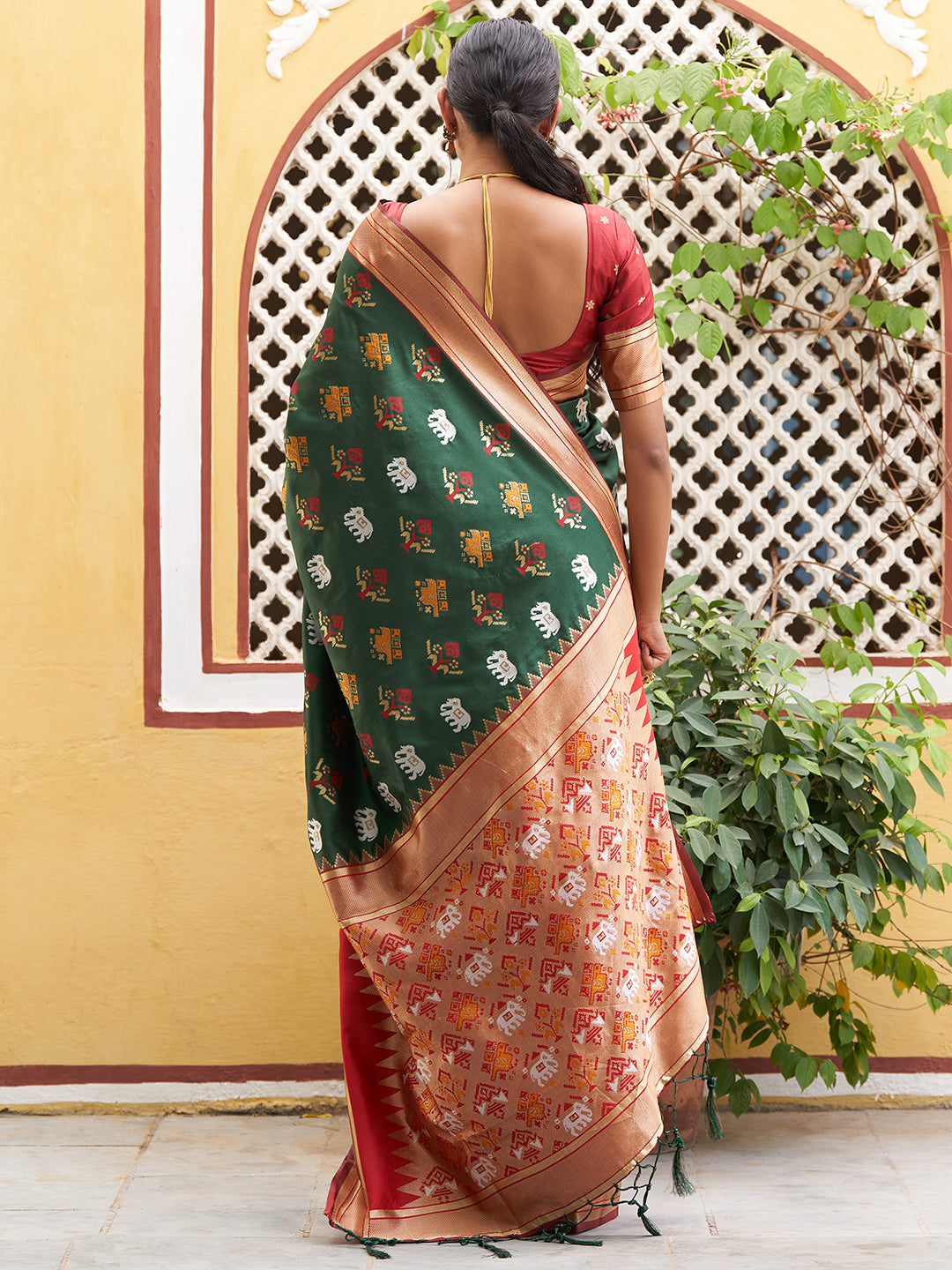 Janasya Green Cotton Silk Woven Ethnic Motifs Patola Saree - Distacart