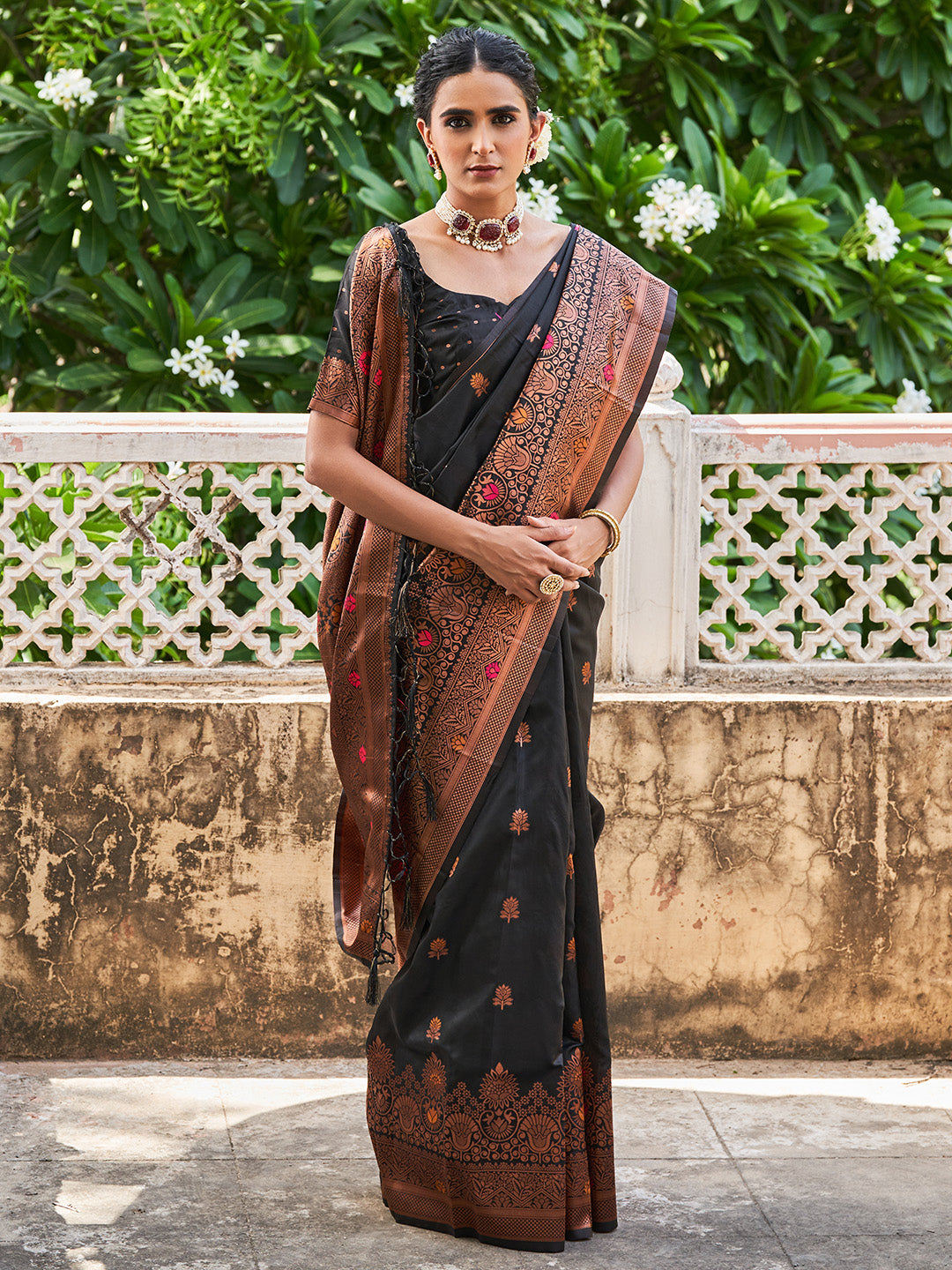 Janasya Black Banarasi Silk Woven Floral Design Banarasi Silk Saree - Distacart
