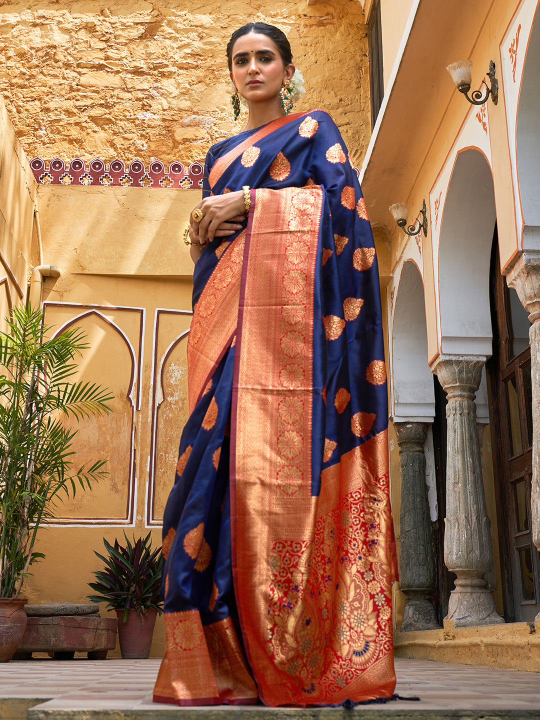 Janasya Navy Blue Silk Blend Woven Ethnic Motifs Woven Design Saree - Distacart