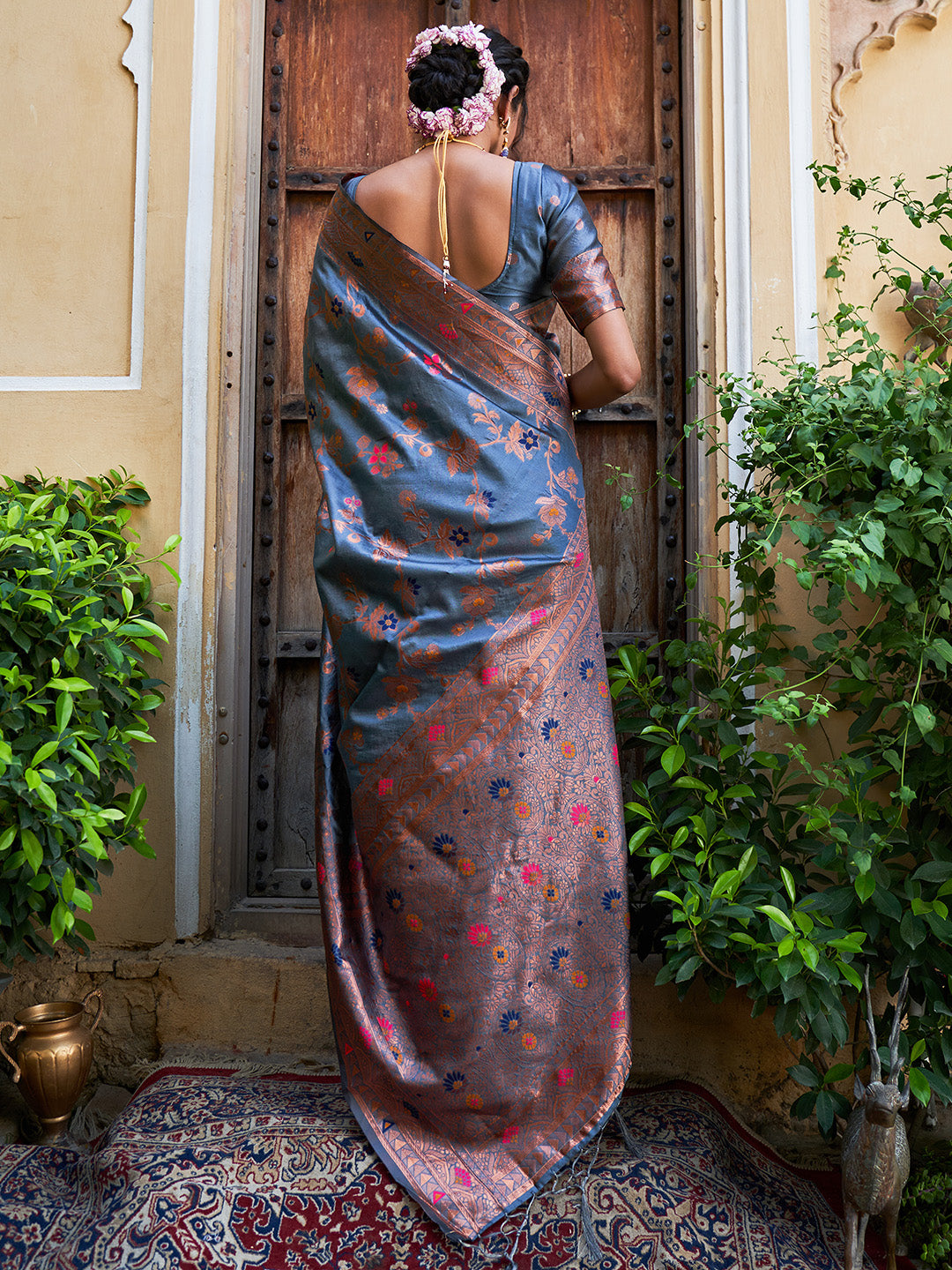Janasya Grey Banarasi Silk Woven Dual Tone Floral Design Banarasi Silk Saree - Distacart