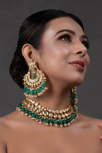 Thumbnail for Peryl Women's Emerald Beaded Gold Toned Kundan Embellished Necklace With Chandbali - Distacart