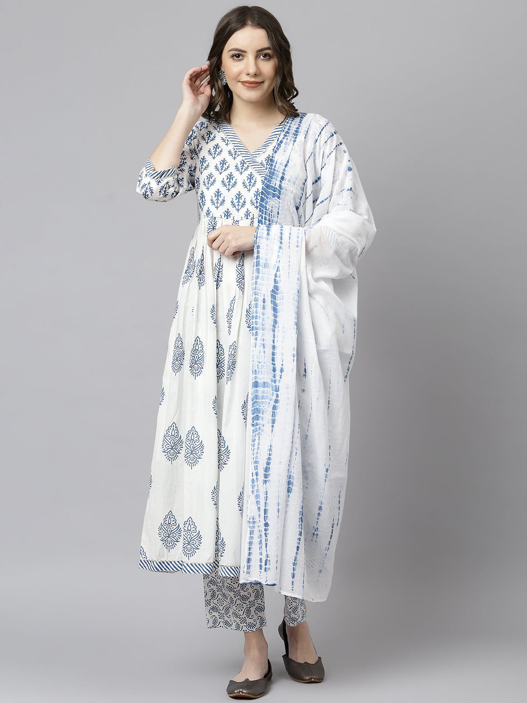 Janasya Women's White Cotton Block Print Kurta With Pant And Dupatta - Distacart