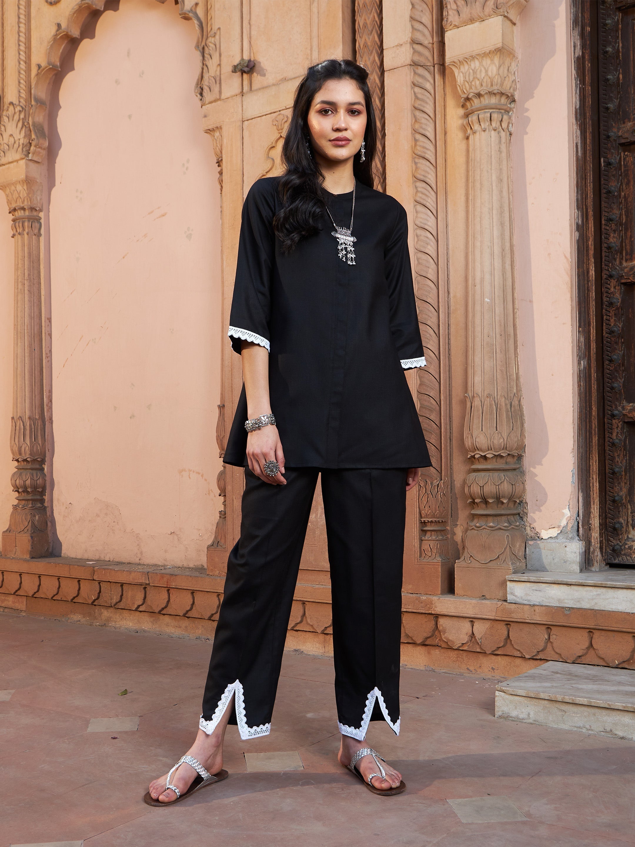 Women's Black Net Glitter Print Short Kurti With Sharara Dupatta Set -  Ahalyaa | Short kurti, Sleeveless kurti, Sleeveless kurti designs