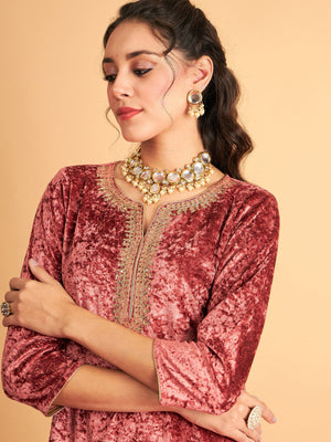 Pin by Sabaa Fatmaa on Pakistani dresses | Velvet dress designs, Velvet  pakistani dress, Dresses casual winter