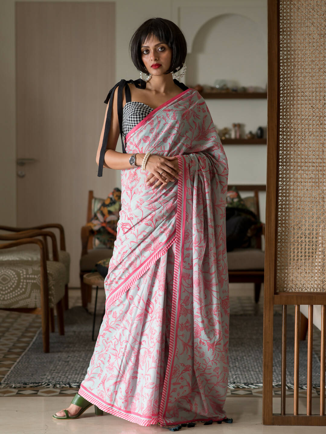 Suta White Floral Pure Cotton Saree - Distacart