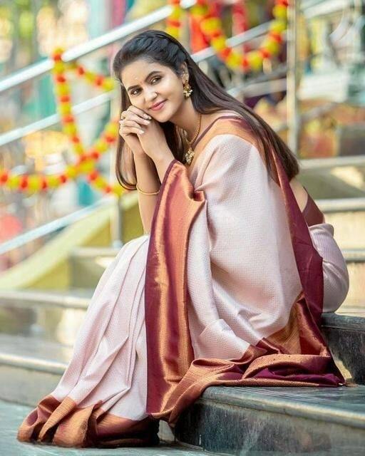 Vamika Weaving Banarasi Jacquard chiku Kanjivaram Saree - Distacart
