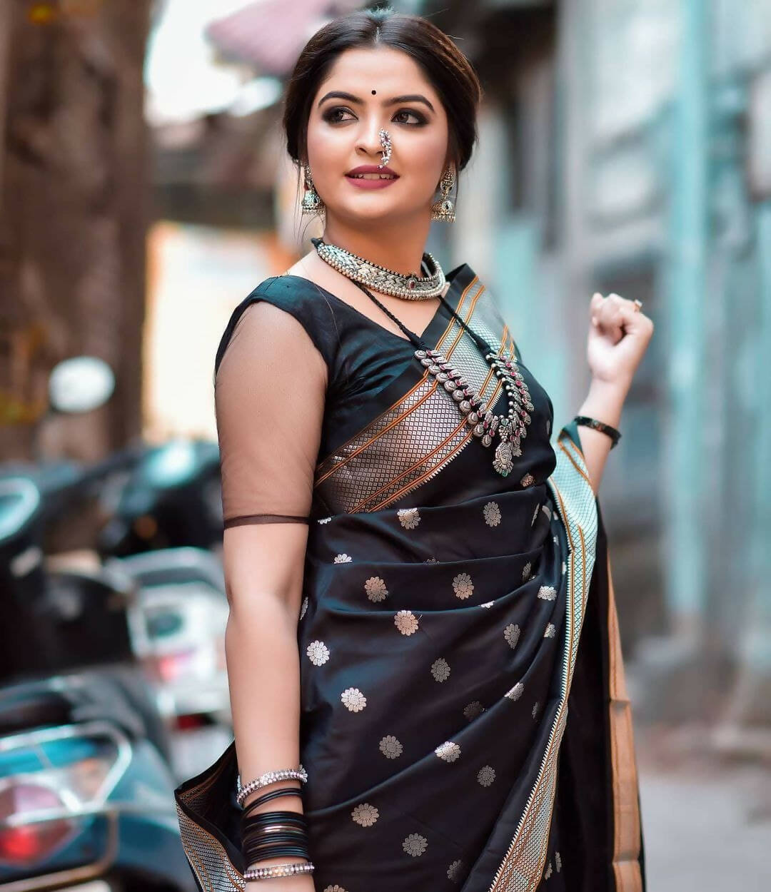 DEIANA'S Beautiful Golden Jari with New Design Soft Lichi Silk Saree - Black - Distacart