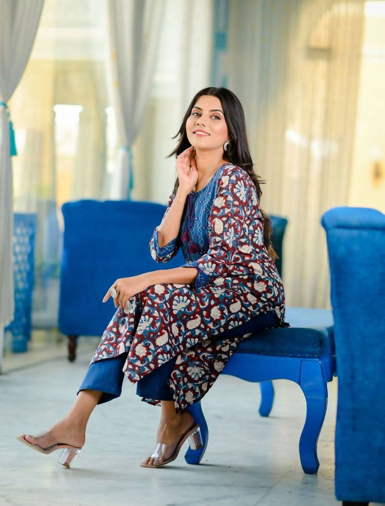 Yufta Women Blue Floral Printed Regular Pure Cotton Kurta with Trouser