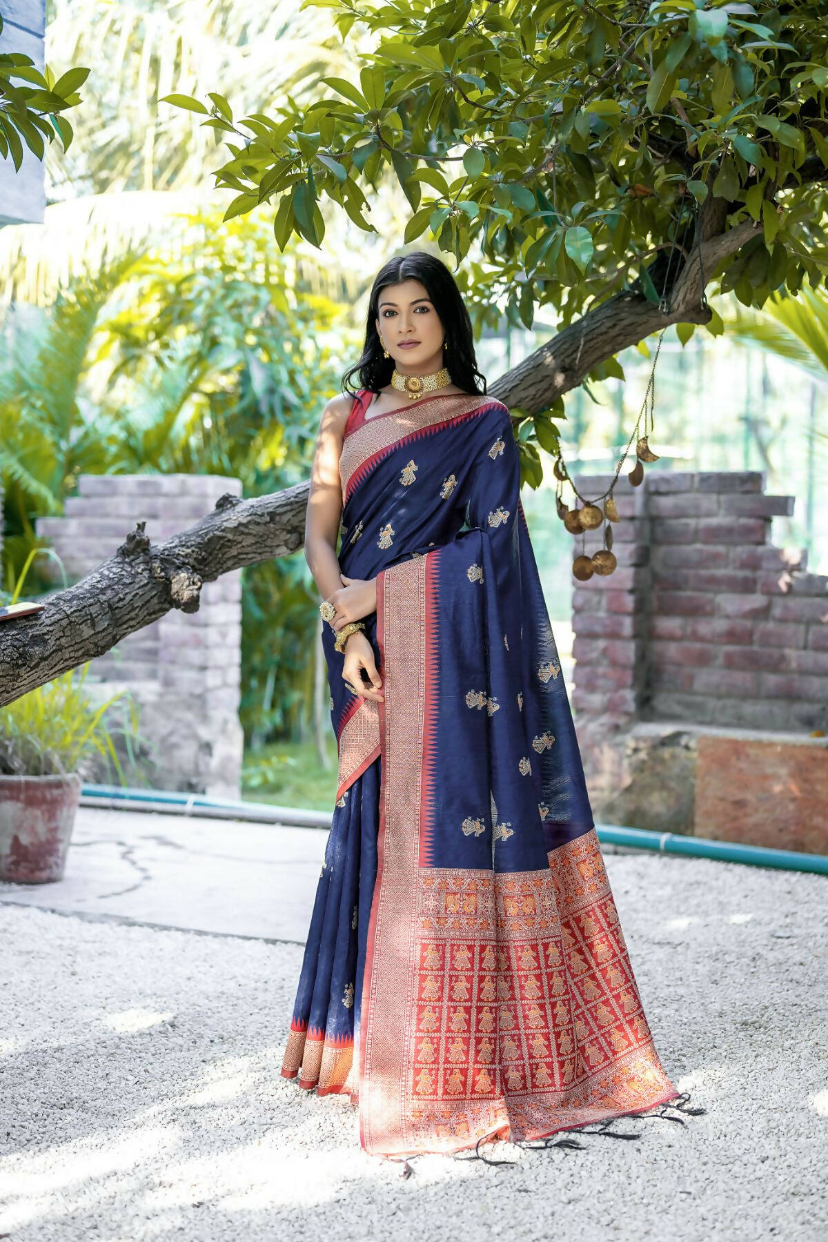 Vishnu Weaves Women's Navy-Blue Tussar Silk Zari Woven Saree with Blouse - Distacart