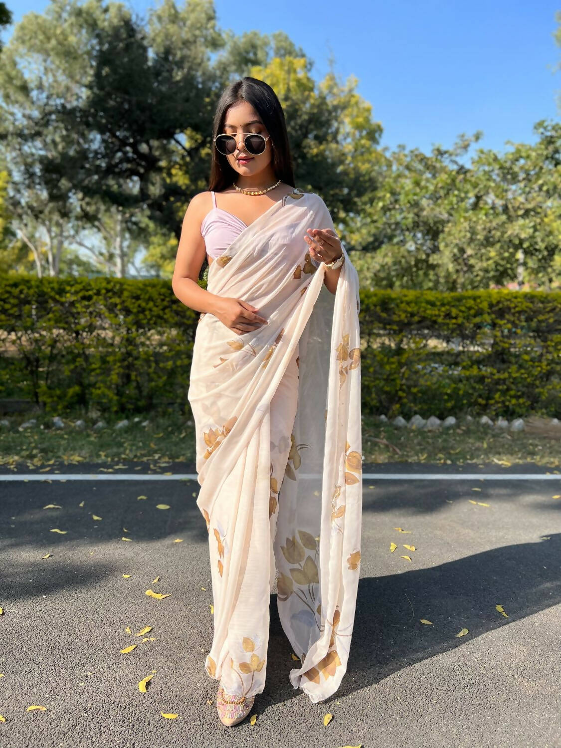 Vamsee Cream Chiffon Designer Saree - Distacart